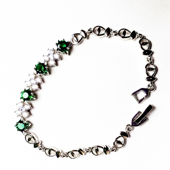 Jewelry - 💥Last 1💥 Green Emerald Silver Plated Bracelet
